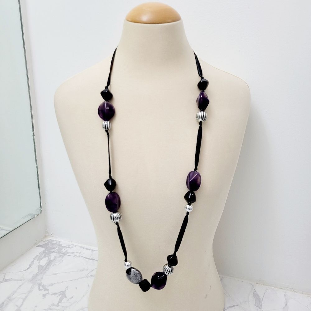 2/$20 Vintage Black & Purple Stones Necklace